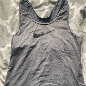 nike workout tank top